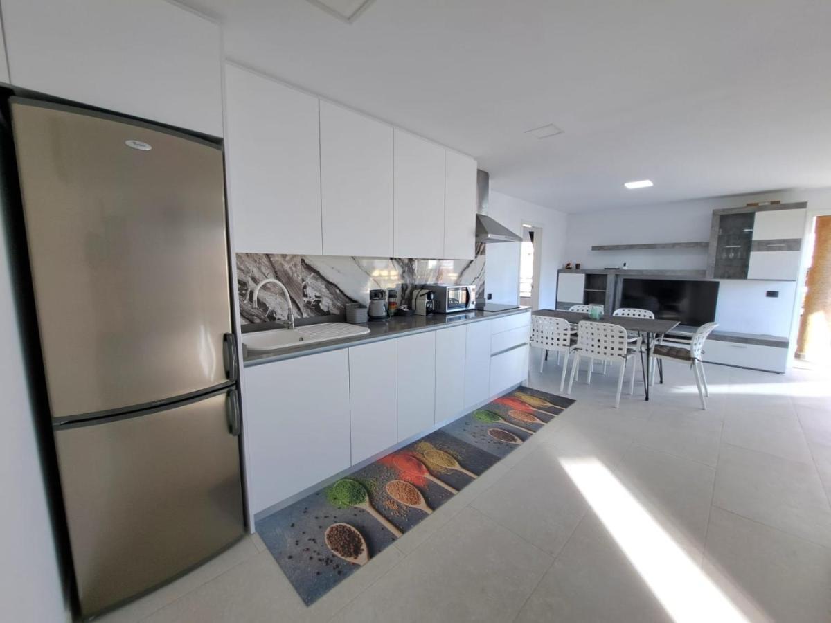 Newly Reformed 2 Bedroom Apartment In The Center Of Los Cristianos ロスクリスティアーノス エクステリア 写真