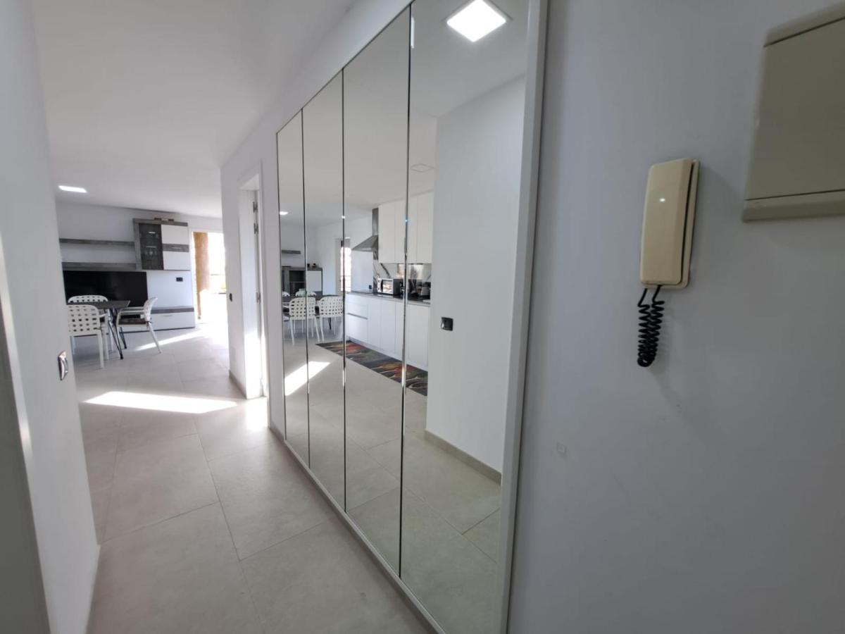 Newly Reformed 2 Bedroom Apartment In The Center Of Los Cristianos ロスクリスティアーノス エクステリア 写真
