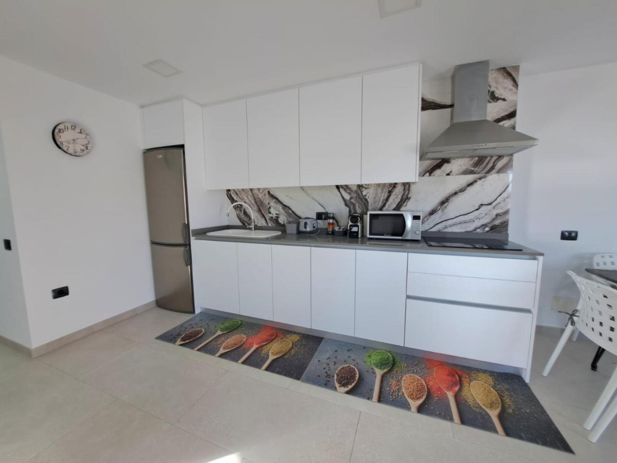 Newly Reformed 2 Bedroom Apartment In The Center Of Los Cristianos ロスクリスティアーノス エクステリア 写真
