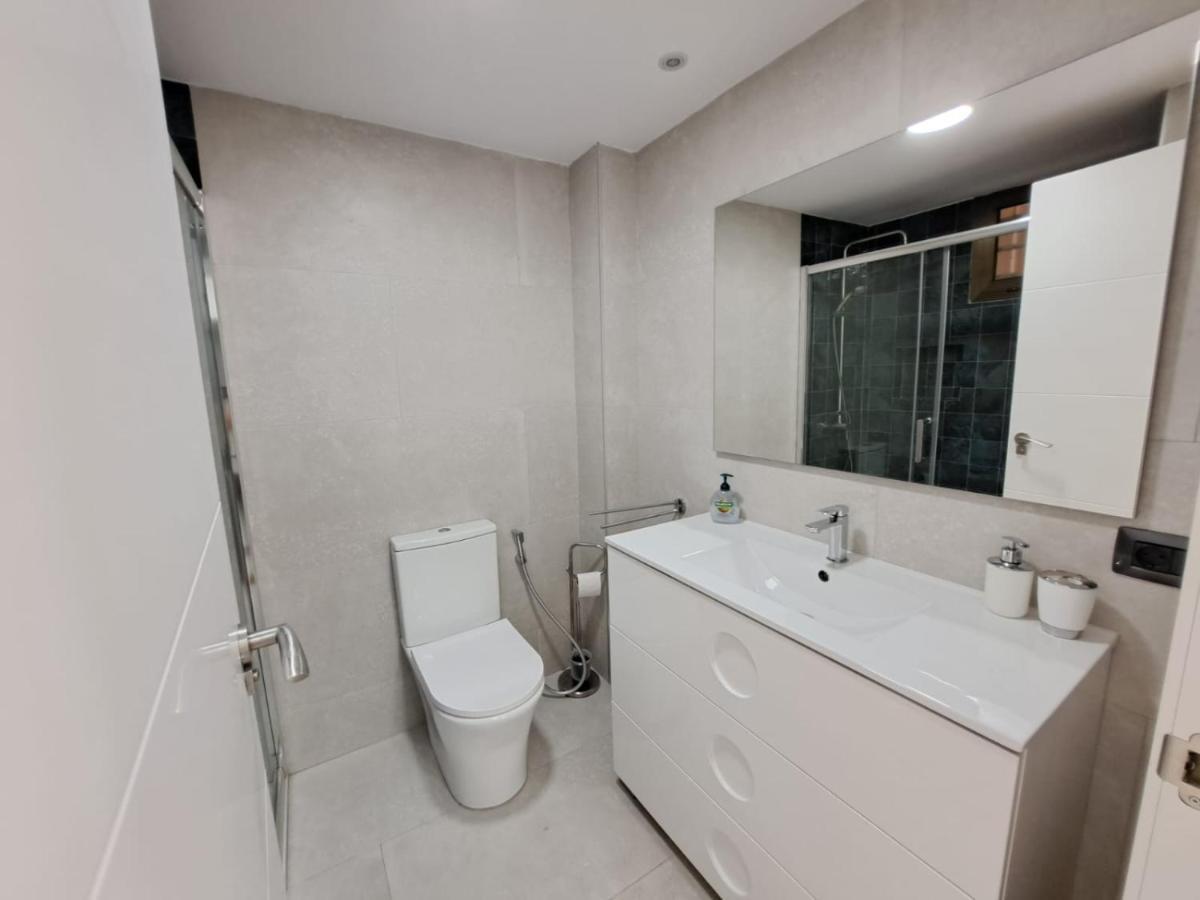 Newly Reformed 2 Bedroom Apartment In The Center Of Los Cristianos ロスクリスティアーノス エクステリア 写真