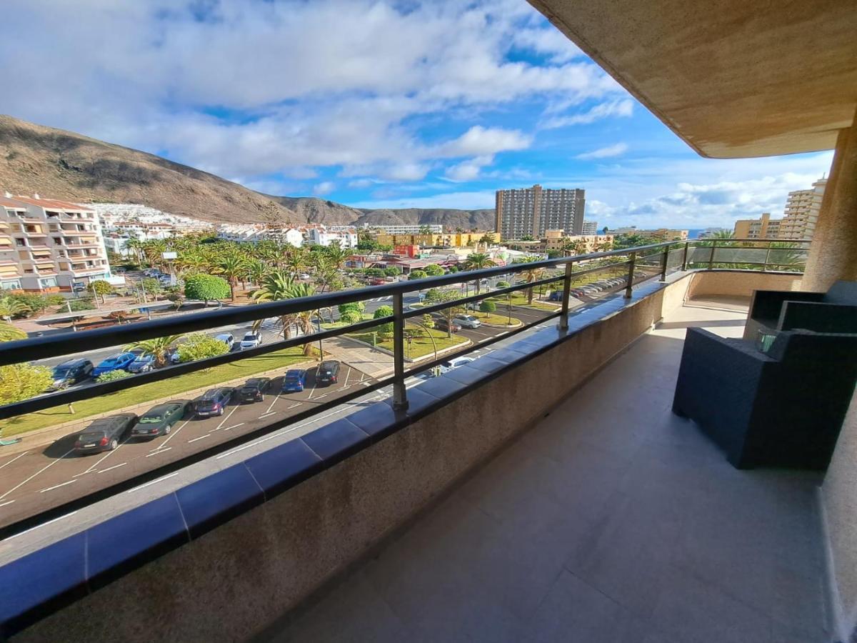 Newly Reformed 2 Bedroom Apartment In The Center Of Los Cristianos ロスクリスティアーノス エクステリア 写真