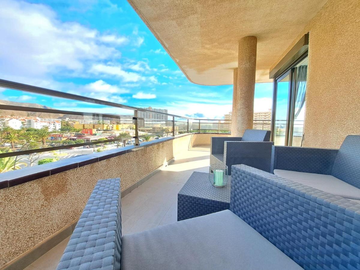 Newly Reformed 2 Bedroom Apartment In The Center Of Los Cristianos ロスクリスティアーノス エクステリア 写真
