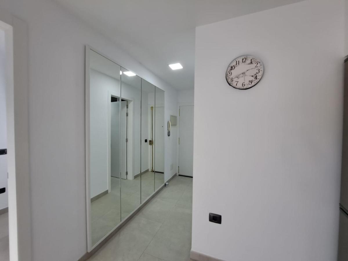 Newly Reformed 2 Bedroom Apartment In The Center Of Los Cristianos ロスクリスティアーノス エクステリア 写真