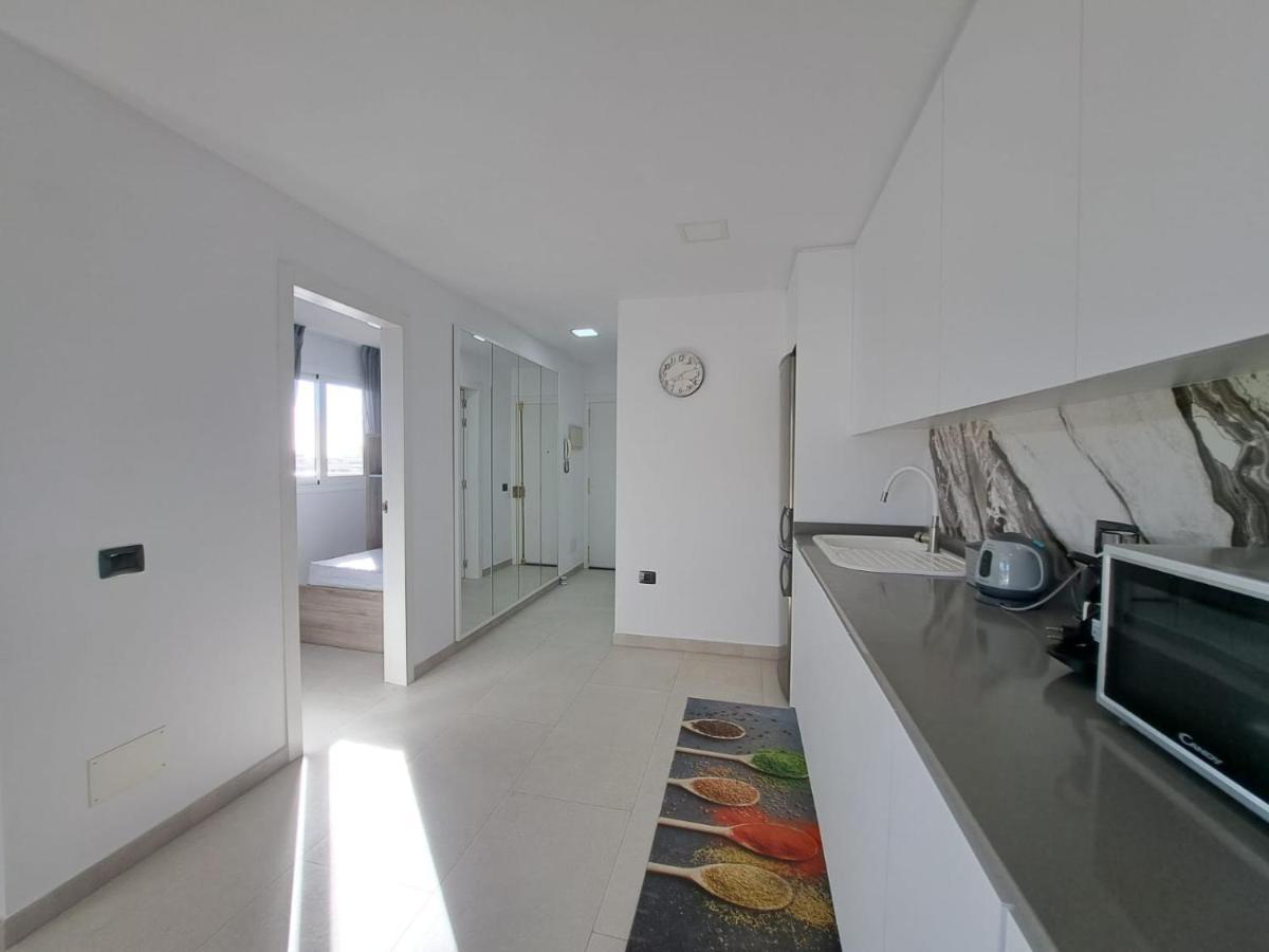 Newly Reformed 2 Bedroom Apartment In The Center Of Los Cristianos ロスクリスティアーノス エクステリア 写真