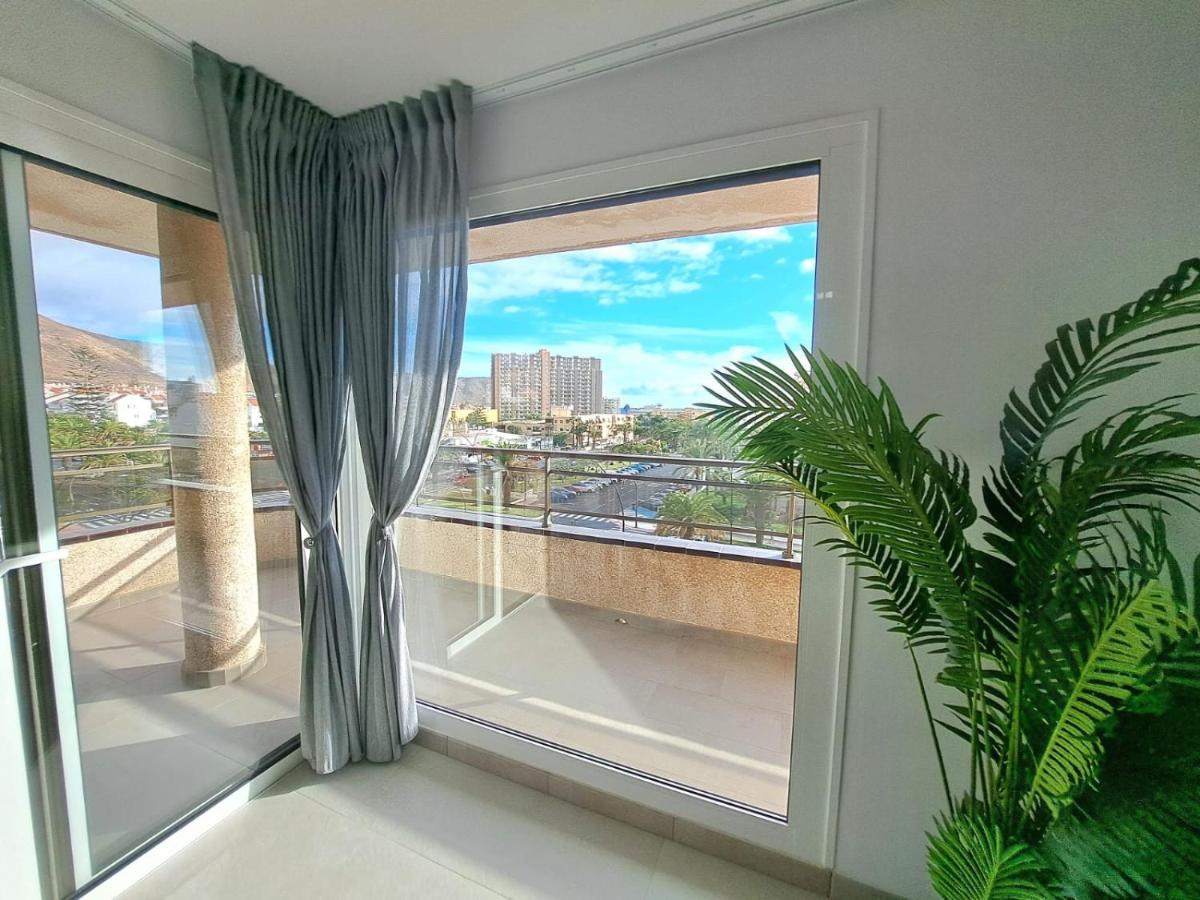 Newly Reformed 2 Bedroom Apartment In The Center Of Los Cristianos ロスクリスティアーノス エクステリア 写真