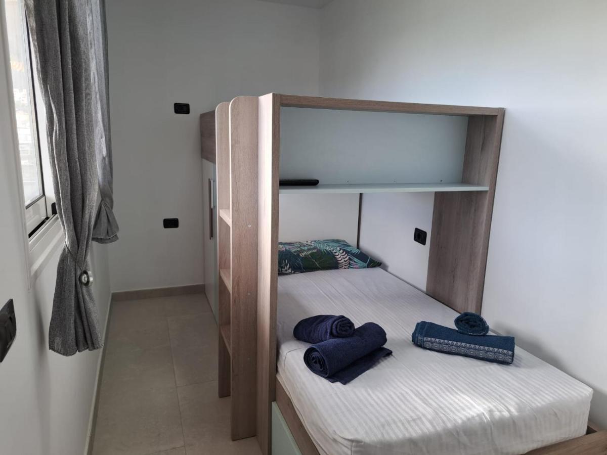 Newly Reformed 2 Bedroom Apartment In The Center Of Los Cristianos ロスクリスティアーノス エクステリア 写真