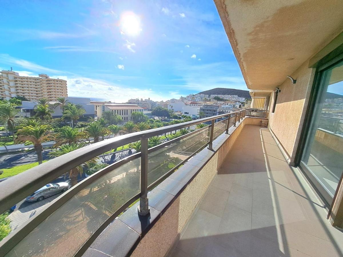 Newly Reformed 2 Bedroom Apartment In The Center Of Los Cristianos ロスクリスティアーノス エクステリア 写真