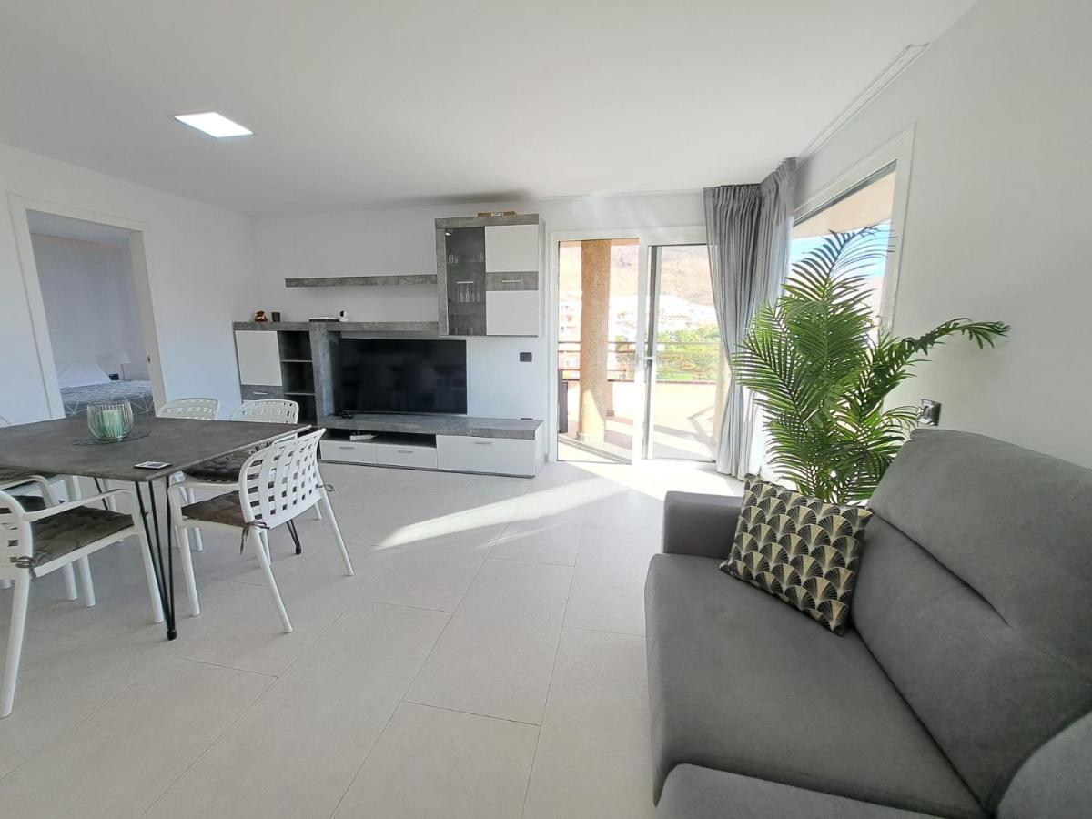 Newly Reformed 2 Bedroom Apartment In The Center Of Los Cristianos ロスクリスティアーノス エクステリア 写真