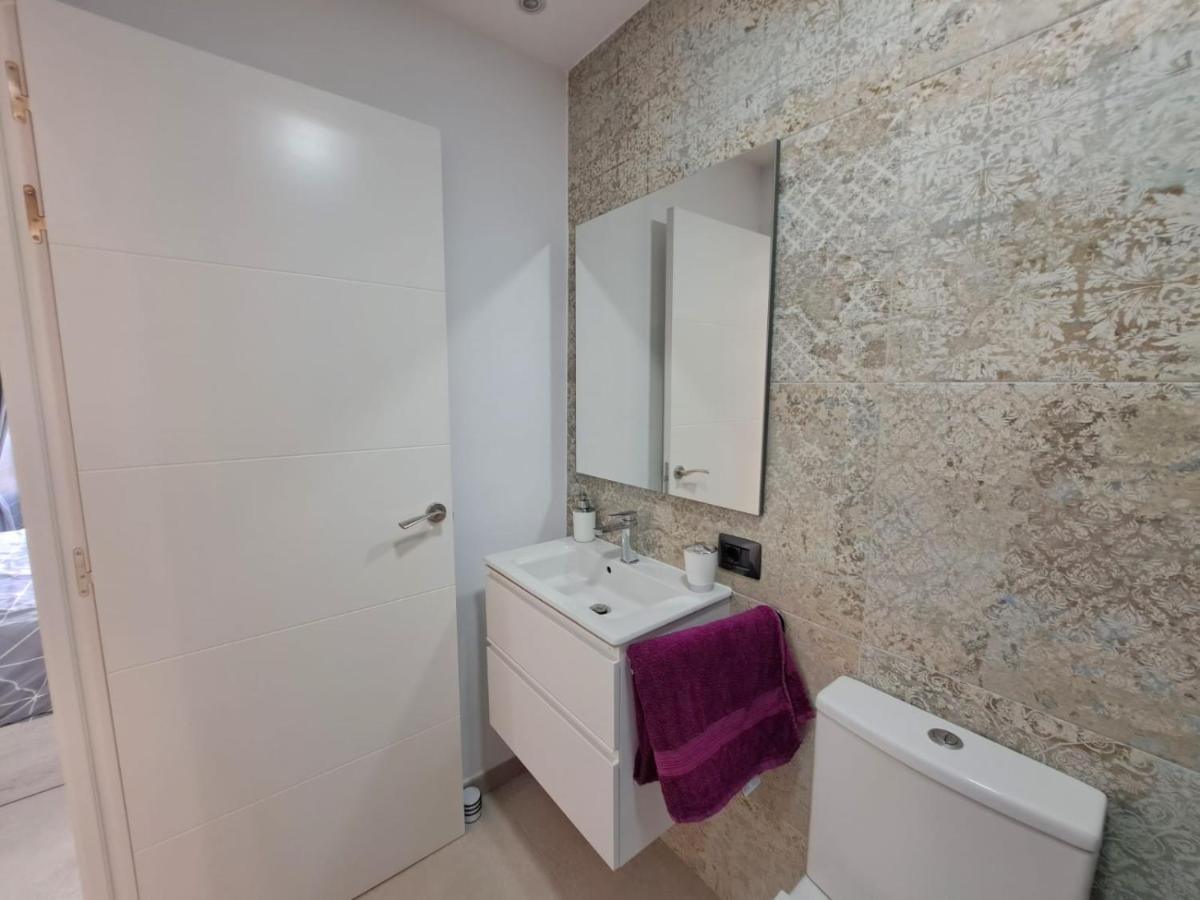 Newly Reformed 2 Bedroom Apartment In The Center Of Los Cristianos ロスクリスティアーノス エクステリア 写真