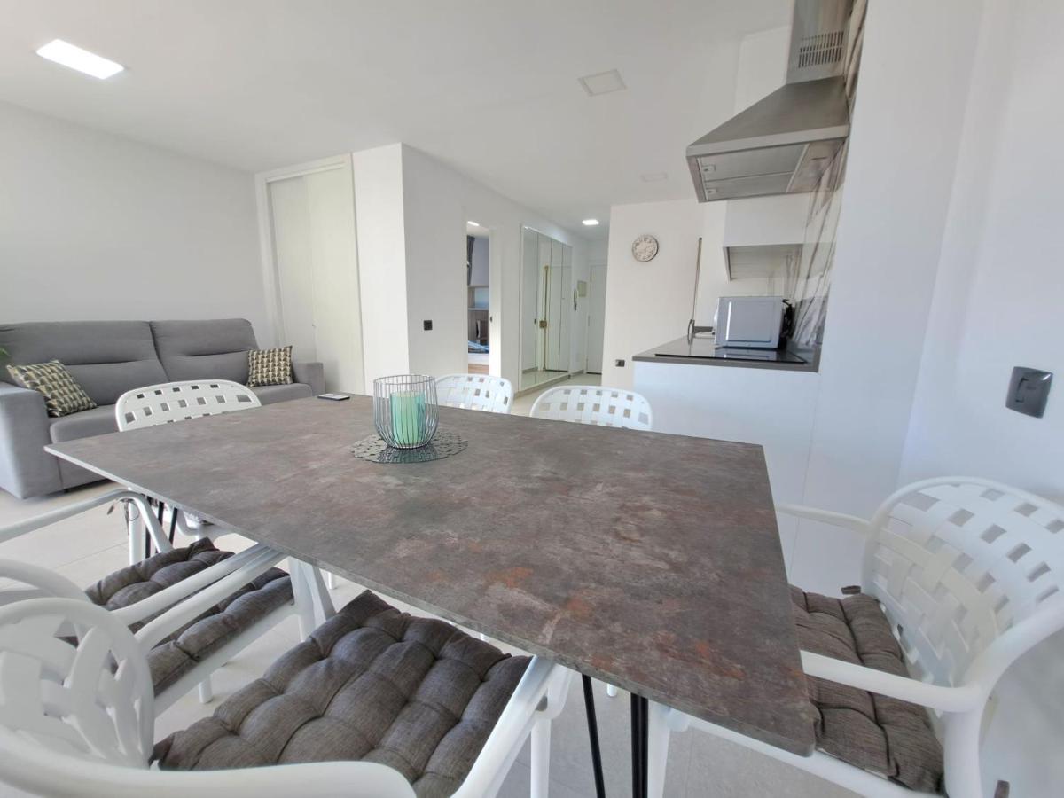 Newly Reformed 2 Bedroom Apartment In The Center Of Los Cristianos ロスクリスティアーノス エクステリア 写真