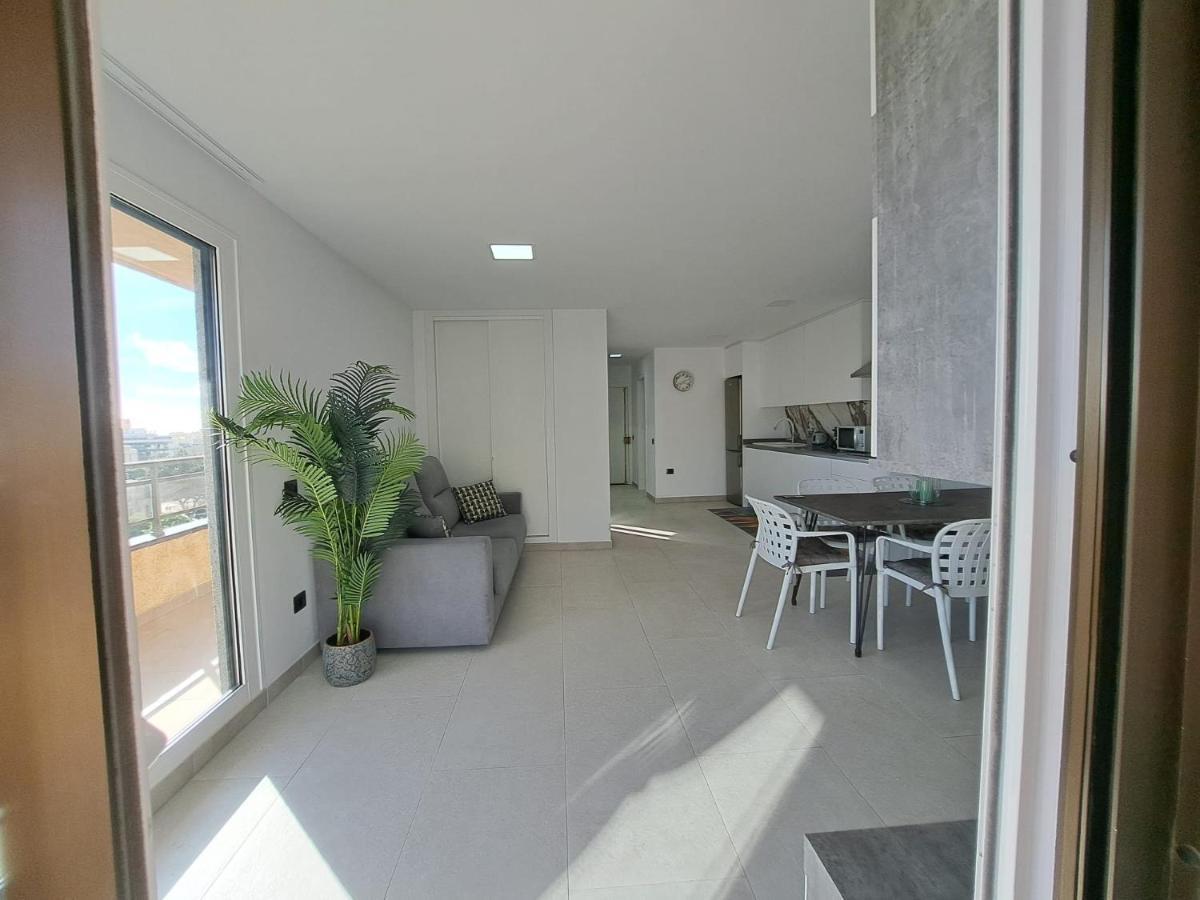 Newly Reformed 2 Bedroom Apartment In The Center Of Los Cristianos ロスクリスティアーノス エクステリア 写真
