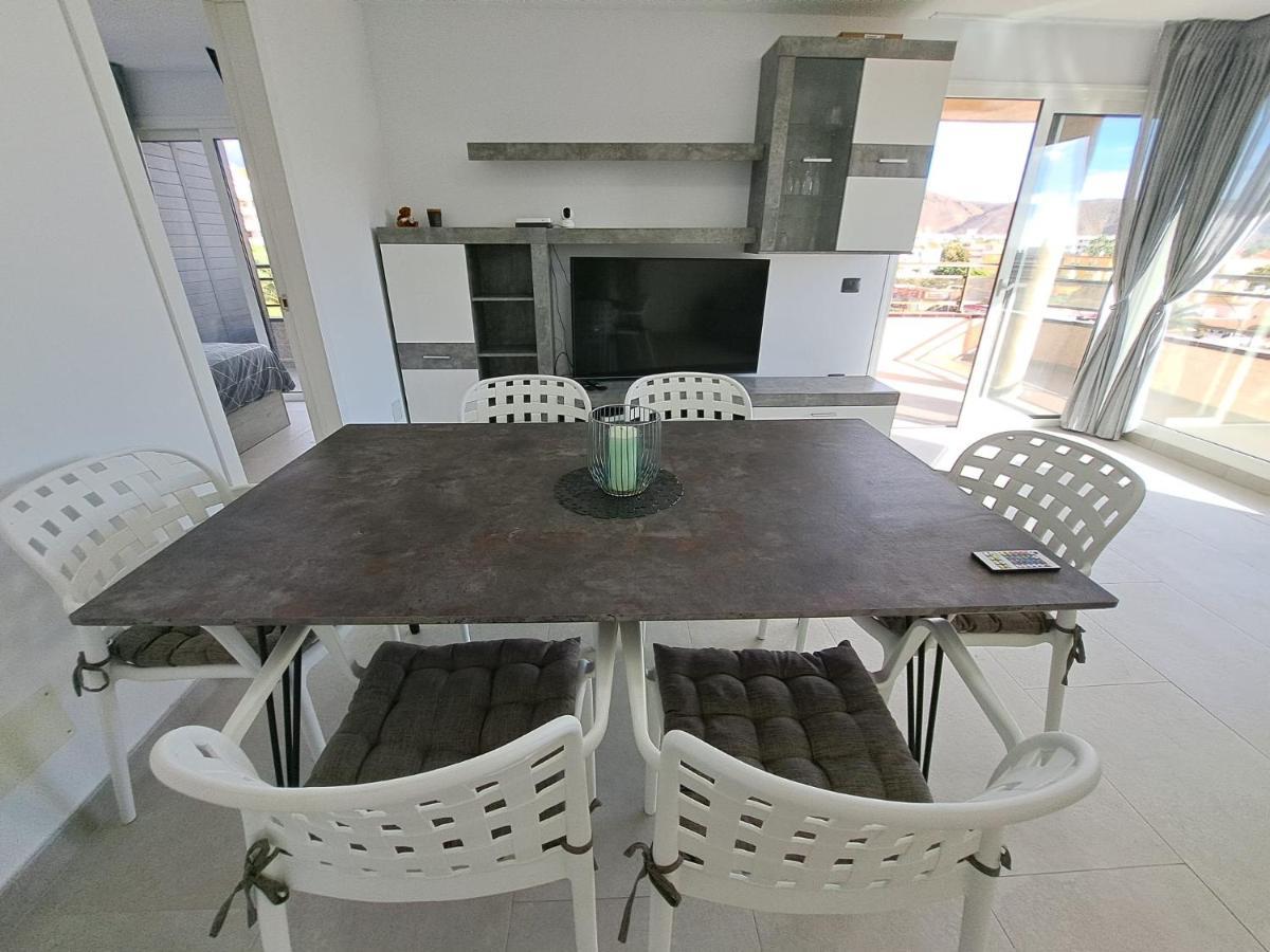Newly Reformed 2 Bedroom Apartment In The Center Of Los Cristianos ロスクリスティアーノス エクステリア 写真
